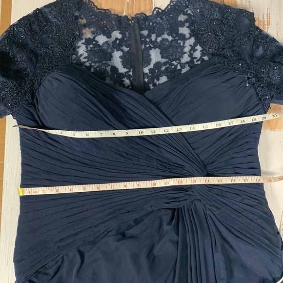 La Femme Ruched Twist Column Formal Gown Plus Size US 20 - Picture 11 of 12